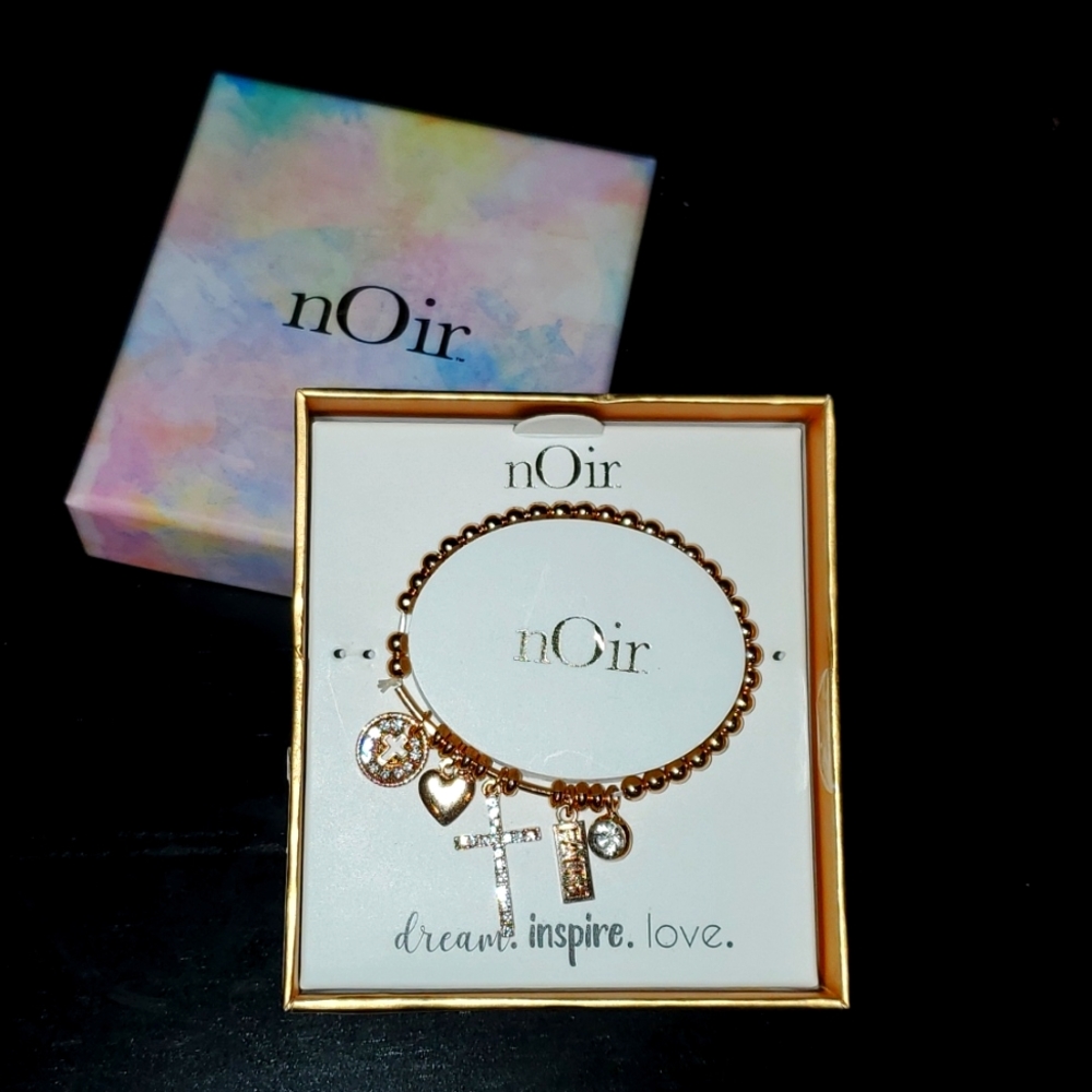Noir stretchy bracelet with charms